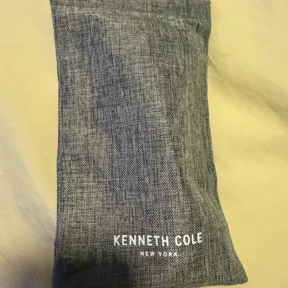 Kenneth Cole - Picture 2 of 2
